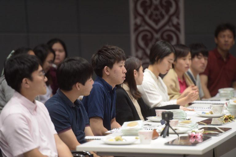 นักศึกษาจากประเทศญี่ปุ่นร่วมแลกเปลี่ยนความคิดเห็นในด้านสิ่งแวดล้อม