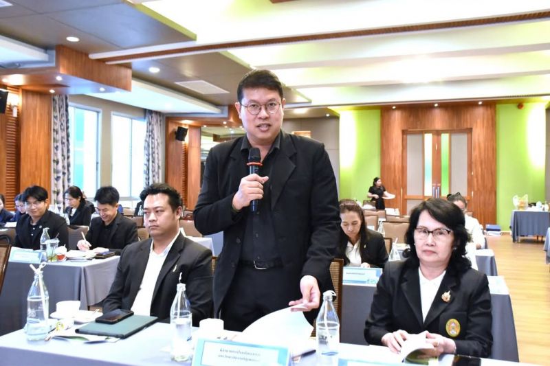 ðThe Director of Phetchaburi Rajabhat University Demonstration School participated in a workshop to review the…